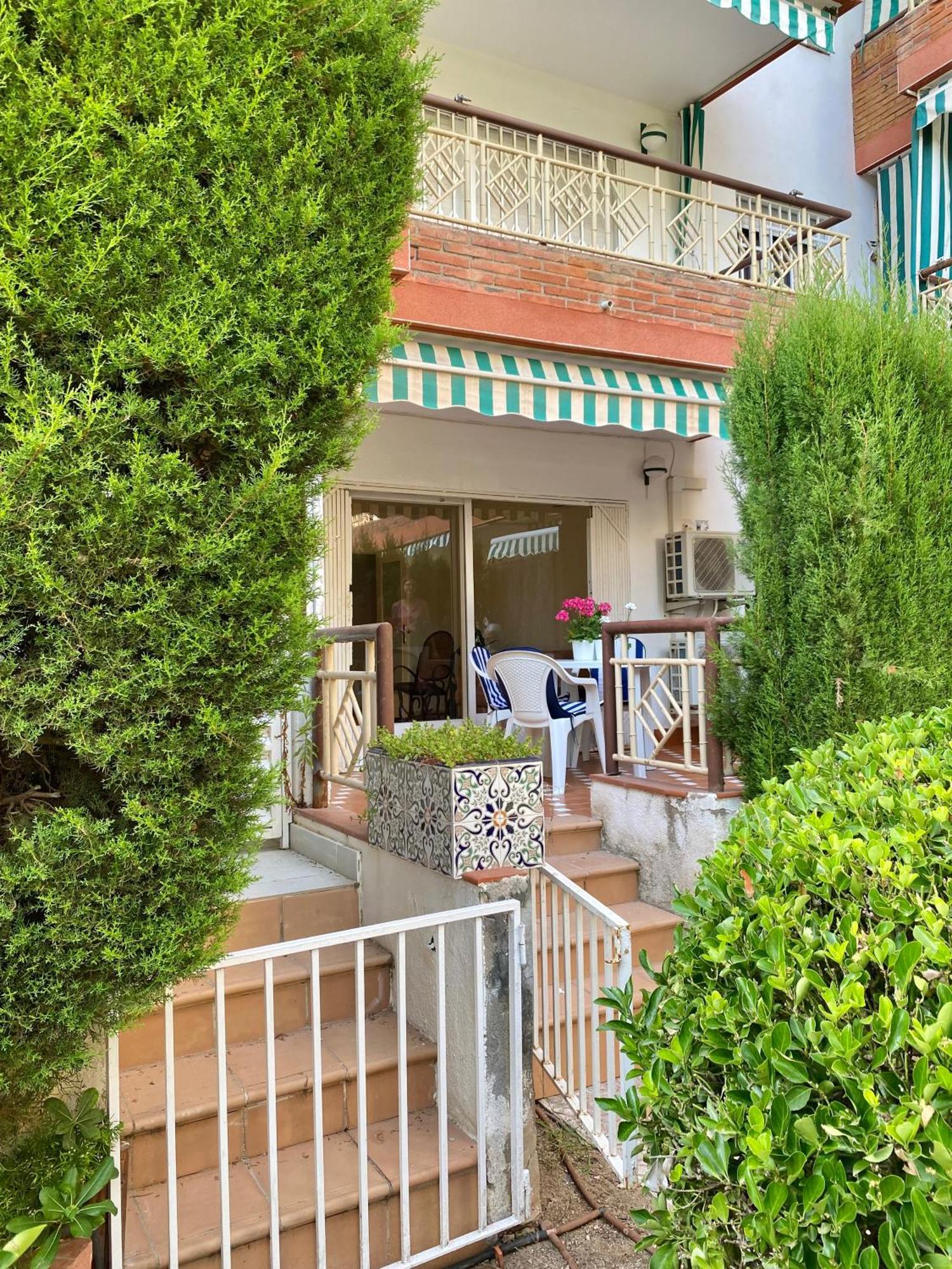 Mediterranean Escape Barcelona Exterior photo